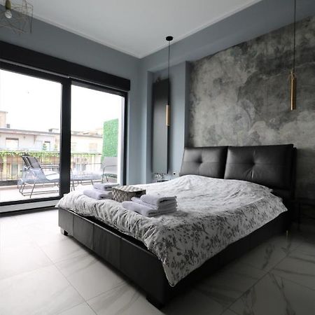 Deluxe Skyline Retreat Studio - Old Town بوخارست المظهر الخارجي الصورة