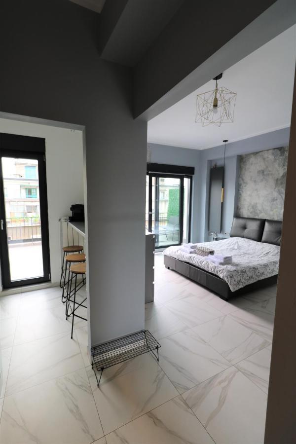 Deluxe Skyline Retreat Studio - Old Town بوخارست المظهر الخارجي الصورة