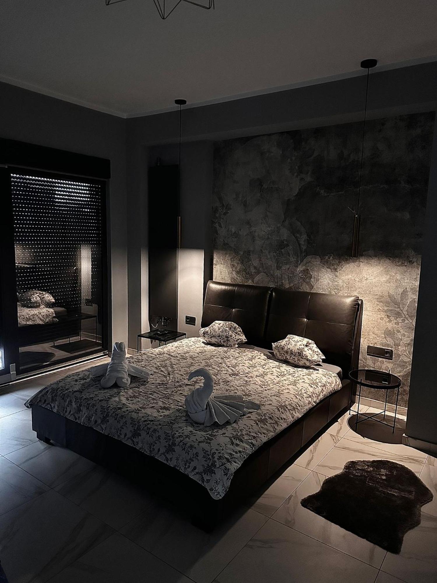 Deluxe Skyline Retreat Studio - Old Town بوخارست المظهر الخارجي الصورة